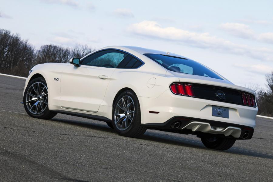  Ford Mustang GT 50th Anniversary Edition 2015 года  (фото 6 из 24)